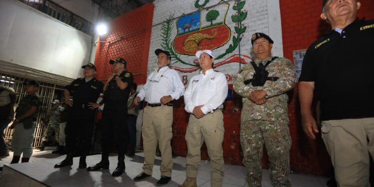 MINJUSDH, INPE, POLICÍA NACIONAL Y EJÉRCITO PERUANO EJECUTARON MEGAOPERATIVO SIMULTÁNEO EN DIVERSOS PENALES DE LIMA