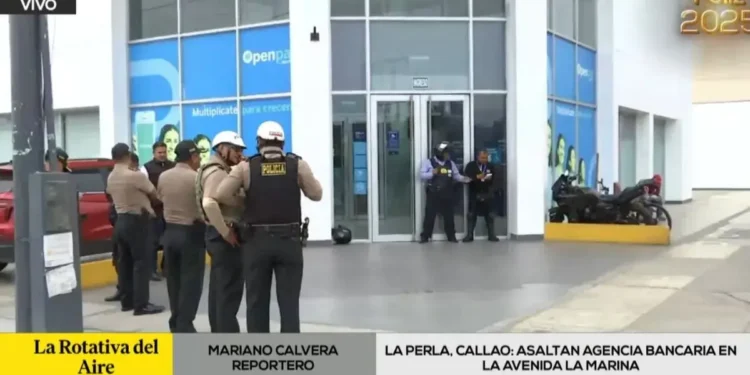 Callao: delincuentes armados asaltaron agencia bancaria en la avenida La Marina