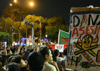 CIERRAN LA PLAZA SAN MARTÍN PARA FRENAR MARCHA CONTRA LA INSEGURIDAD