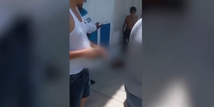 PADRE DE FAMILIA ES ASESINADO DELANTE DE ESCOLARES: VÍCTIMA RECOGÍA A SUS HIJOS DEL COLEGIO