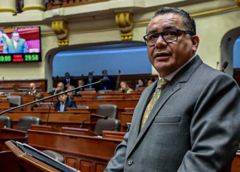 JUAN JOSÉ SANTIVÁÑEZ: LOS VOTOS QUE HABRÍA EN EL CONGRESO PARA CENSURAR AL MINISTRO DEL INTERIOR