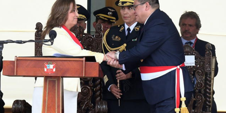 EL PACTO DE DINA BOLUARTE Y EL CONGRESO SE DEBILITA TRAS LA CENSURA A JUAN JOSÉ SANTIVÁÑEZ