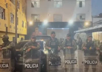 PNP DETUVO A PRESUNTOS MIEMBROS DEL TREN DE ARAGUA EN LOCAL DE EL AGUSTINO: ESTABAN POR EJECUTAR A DOS SECUESTRADOS