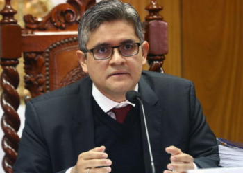 JOSÉ DOMINGO PÉREZ: MINISTERIO PÚBLICO LO SUSPENDE POR 6 MESES DE SU LABOR FISCAL