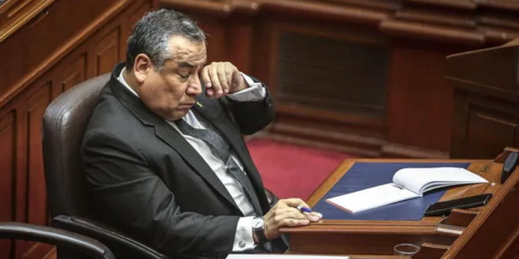 GUSTAVO ADRIANZÉN RESPONDIÓ ANTE EL CONGRESO POR CUESTIONAMIENTOS AL GOBIERNO DE DINA BOLUARTE