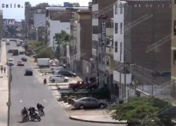 MEGAPLAZA: ASÍ FUE LA HUIDA DE LOS DELINCUENTES QUE ASALTARON TIENDA EN PLENO ESTADO DE EMERGENCIA