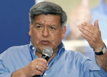 CÉSAR ACUÑA PLANTEA CREAR UNA BASE MILITAR EN PATAZ PARA COMBATIR LA MINERÍA ILEGAL