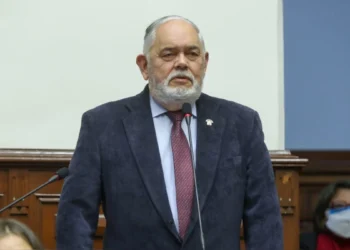 MONTOYA JUSTIFICA INMUNIDAD PARLAMENTARIA POR CANTIDAD DE DENUNCIAS CONTRA CONGRESISTAS: «LA FISCALÍA ES UNA BANCADA MÁS»