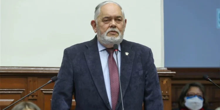 MONTOYA JUSTIFICA INMUNIDAD PARLAMENTARIA POR CANTIDAD DE DENUNCIAS CONTRA CONGRESISTAS: «LA FISCALÍA ES UNA BANCADA MÁS»