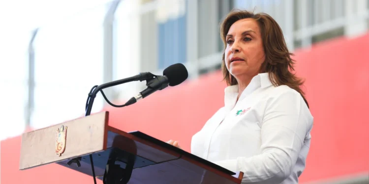 COMISIÓN DE FISCALIZACIÓN APROBÓ INFORME FINAL QUE RECOMIENDA EVALUAR VACANCIA DE DINA BOLUARTE POR CASO ‘CIRUGÍAS’